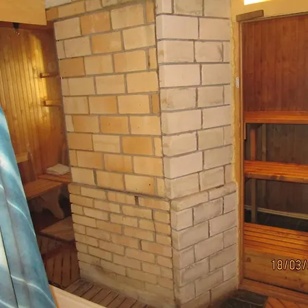 Sadiba Pid Skeleyu Zajazd *