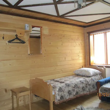 Zajazd Sadiba Pid Skeleyu Putyla